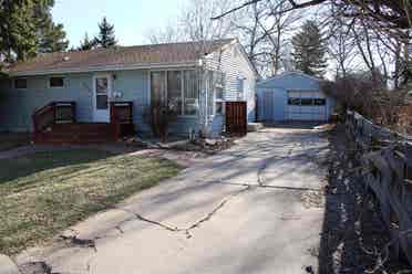 Looking for roommates