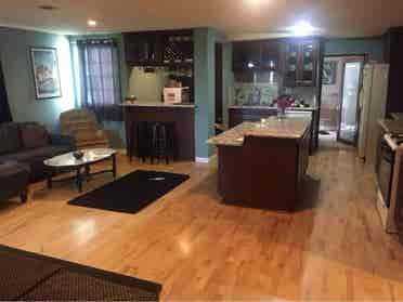 Small Room Echo Park $