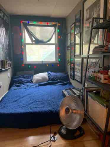 Small Room Echo Park $