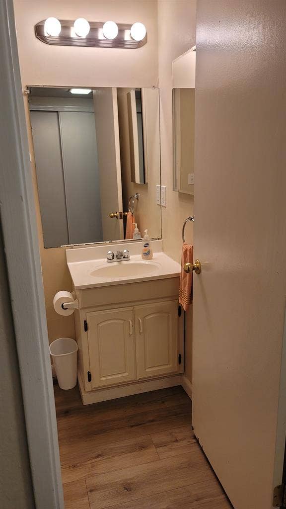ISO Housemate for d/t Lafayette apt