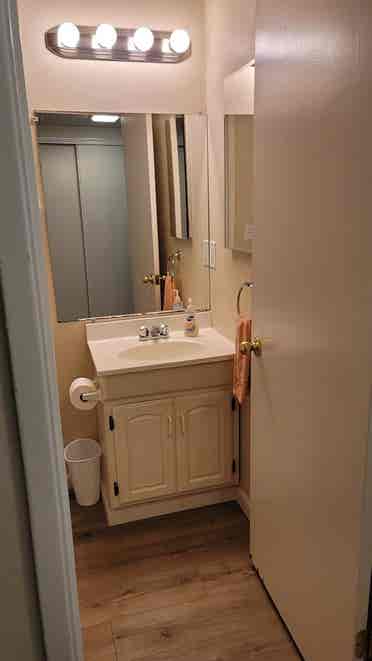 ISO Housemate for d/t Lafayette apt