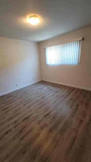 ISO Housemate for d/t Lafayette apt