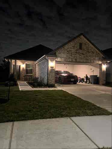 Looking for roommate