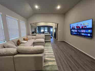 Looking for roommate