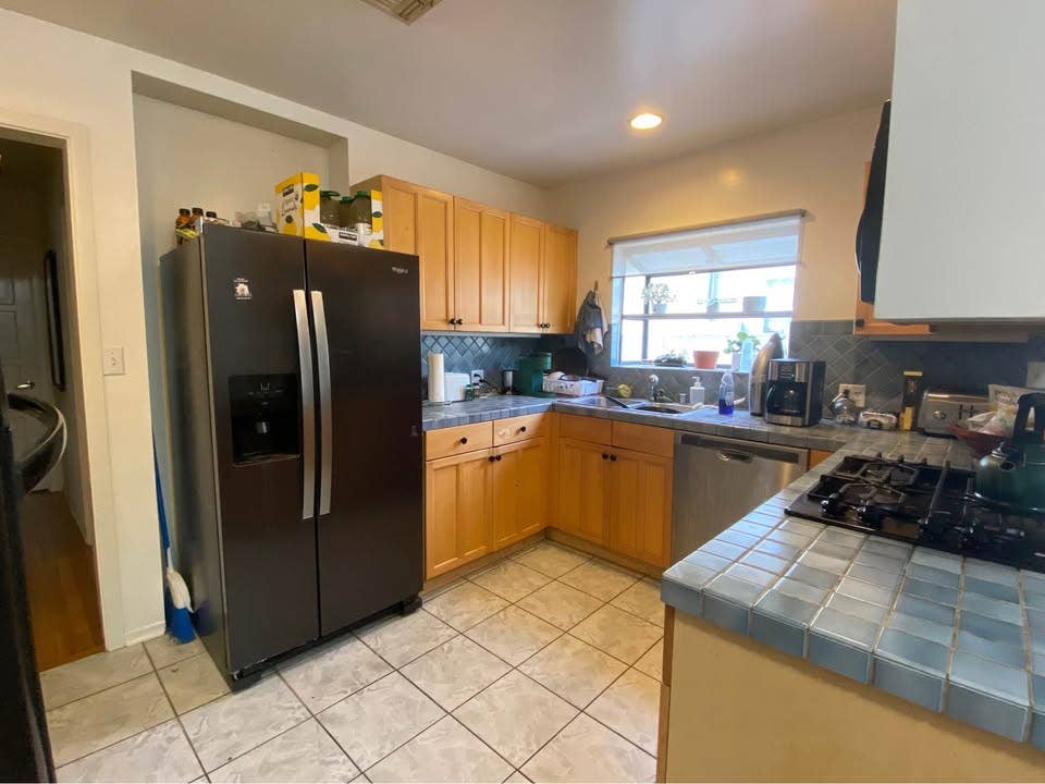 Roommate Wanted! (Palms)
