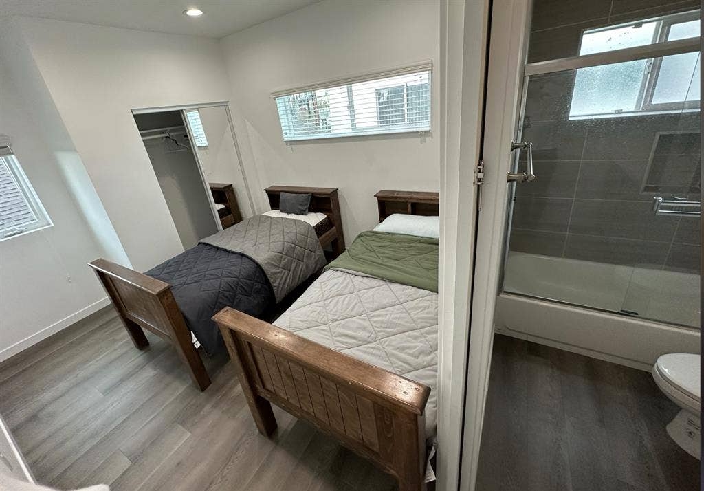 Male Shared room with private bath