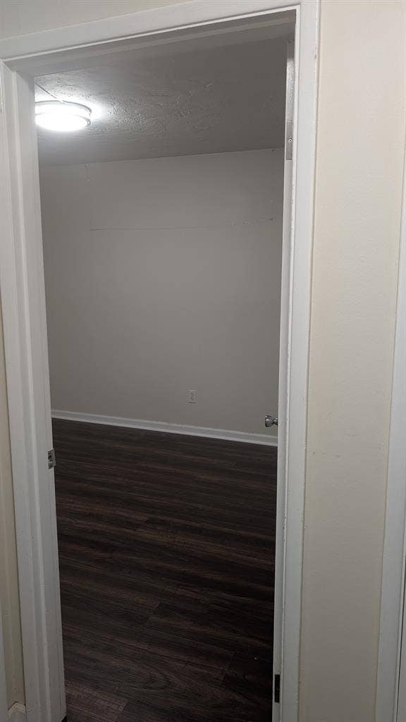 Queer friendly housing-- room avail