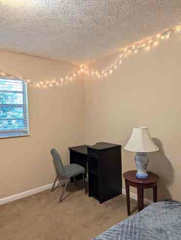 Jax Beach cozy room and bathroom