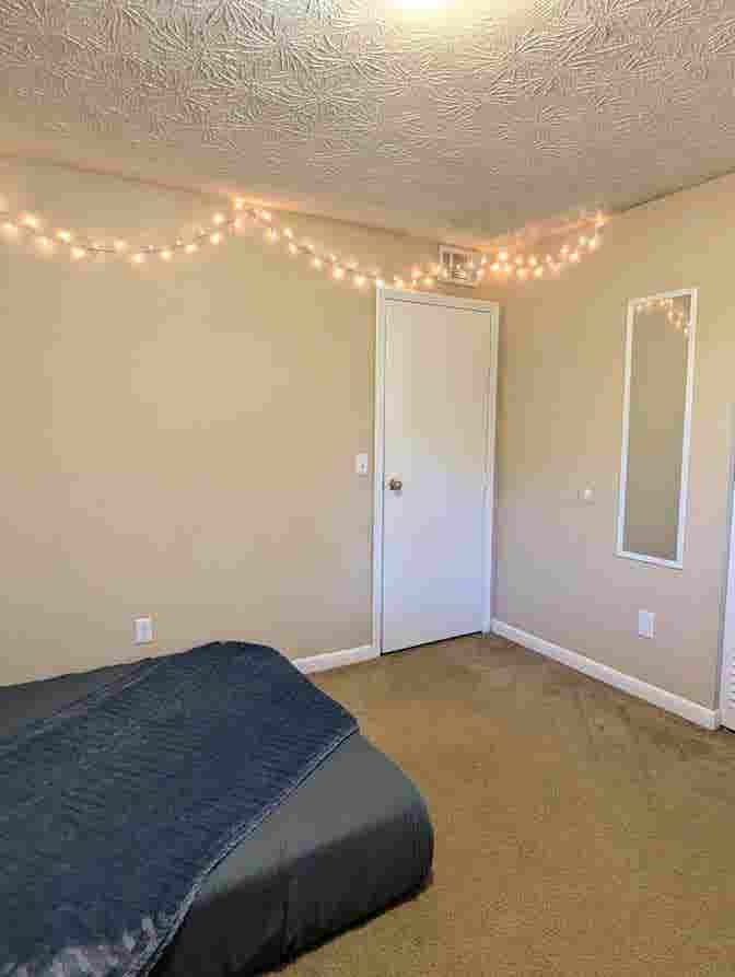 Jax Beach cozy room and bathroom