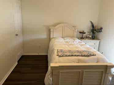 Room for rent (just ladies)