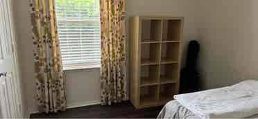 Room for rent (just ladies)