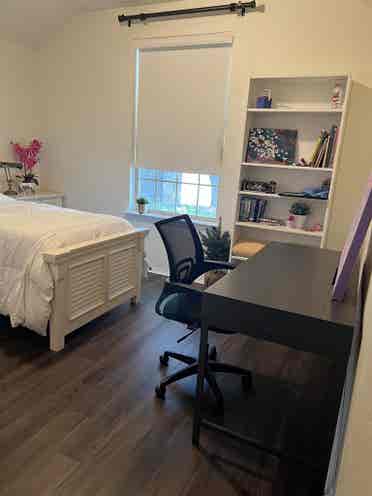 Room for rent (just ladies)