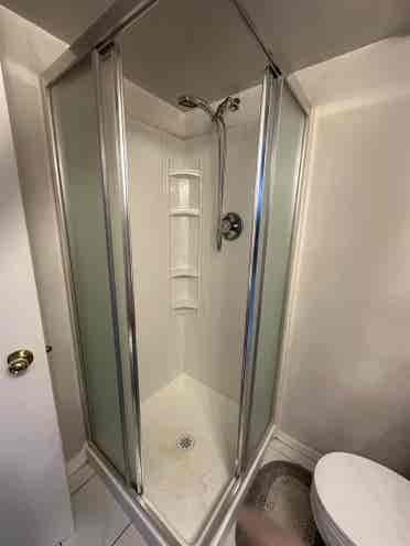 Looking for a female roommate