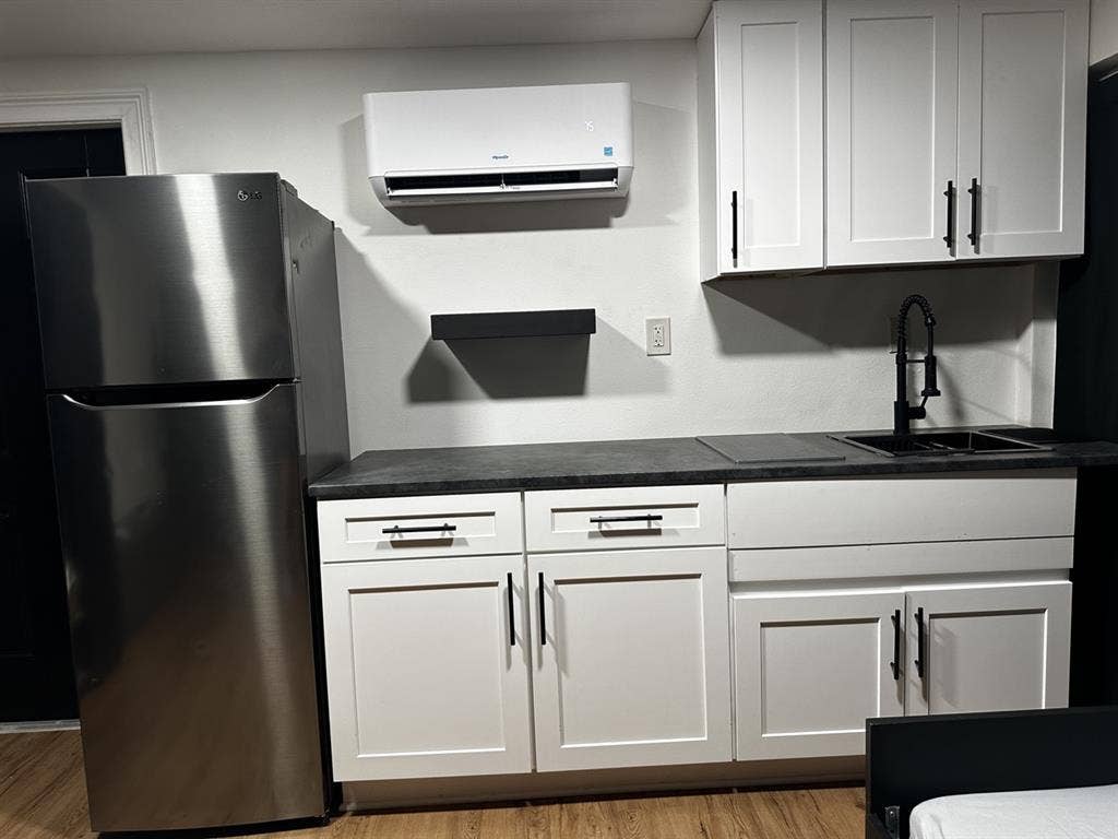 Studio for rent W/ Utilities