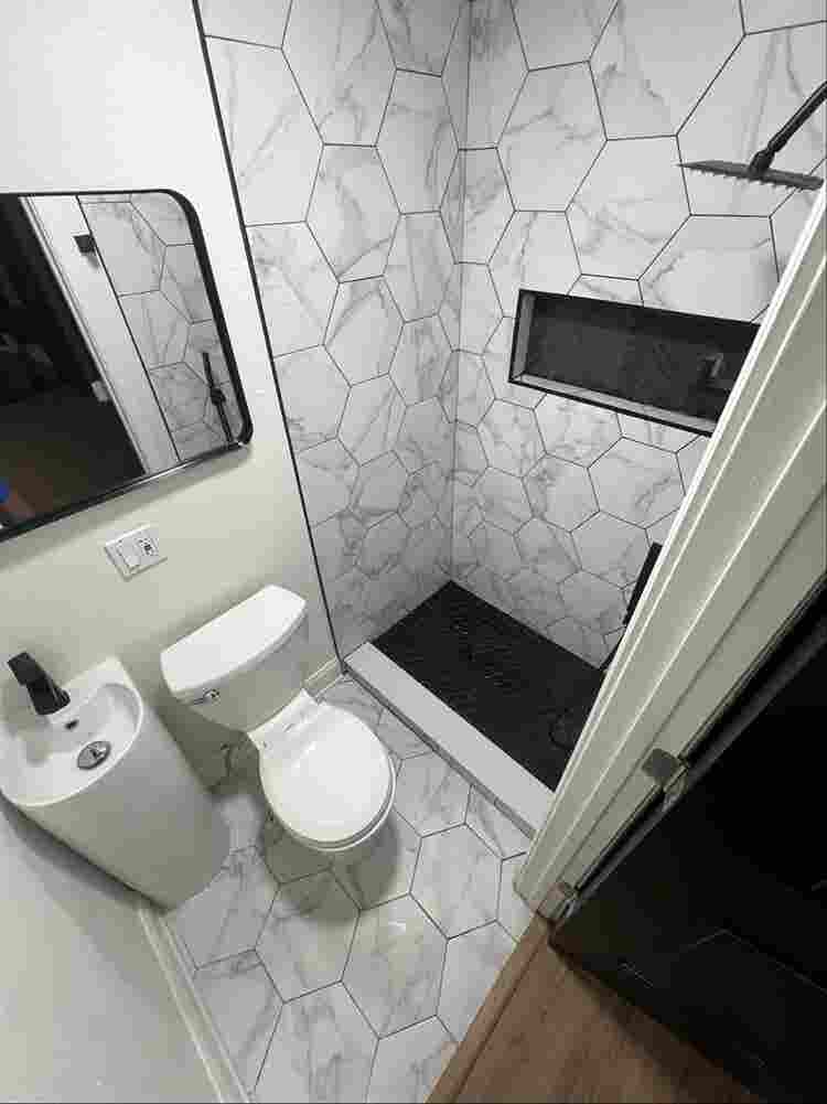 Studio for rent W/ Utilities