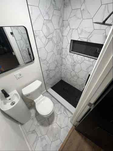 Studio for rent W/ Utilities