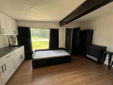 Studio for rent W/ Utilities
