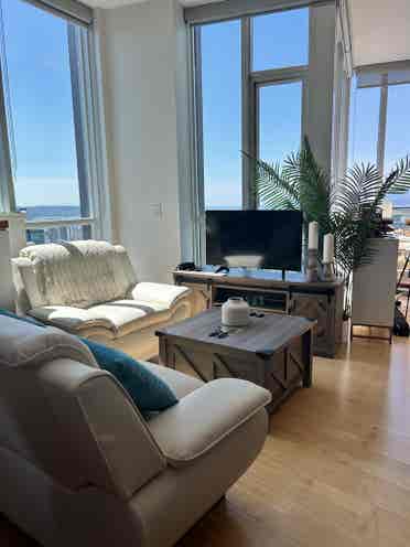 Coal Harbour - sub penthouse