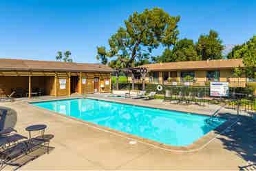 Looking for a female roommate