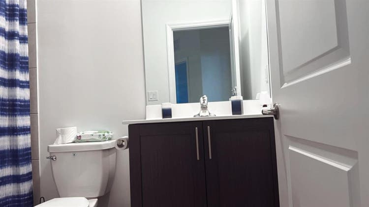 Se Renta Habitación – Solo Mujeres