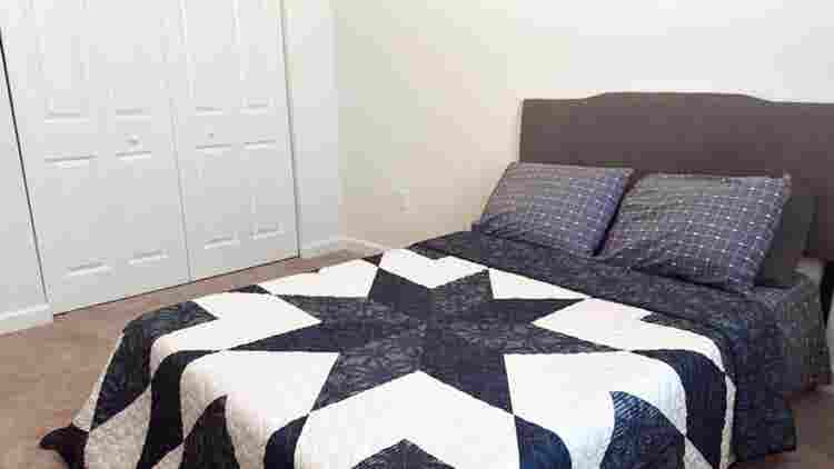Se Renta Habitación – Solo Mujeres