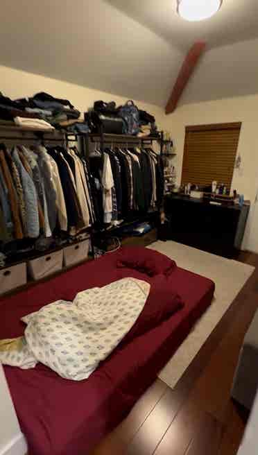 Room available Move-in 1st July.