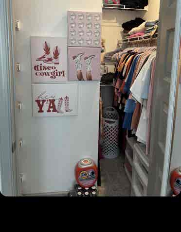 Room at lark! Available asap
