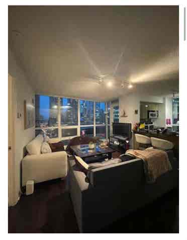 I’m looking for a roommate
