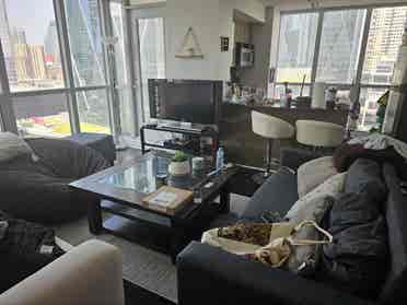 I’m looking for a roommate
