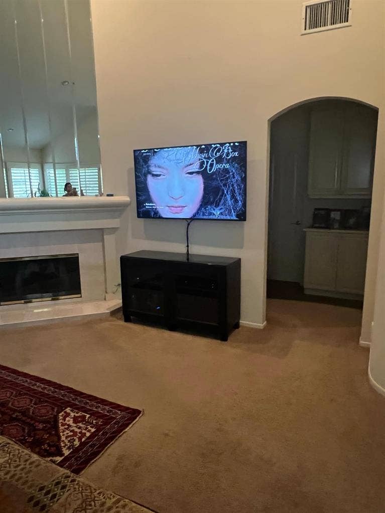 Room to Rent in Gated Community!