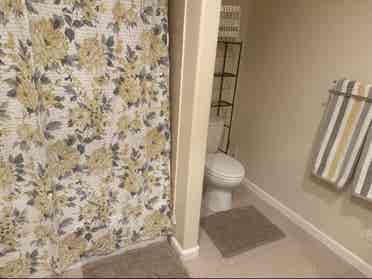 🏡Room available in Punahou Duplex
