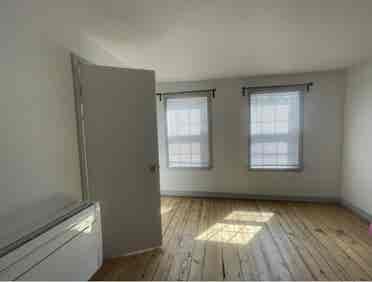 Room to Rent; Society Hill Trinity