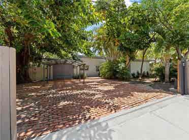 1Bdr - Unique wtfrt gem w/ htd pool
