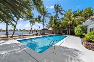 1Bdr - Unique wtfrt gem w/ htd pool