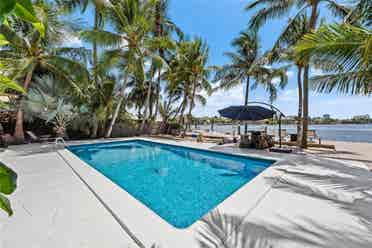 1Bdr - Unique wtfrt gem w/ htd pool