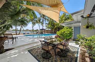 1Bdr - Unique wtfrt gem w/ htd pool