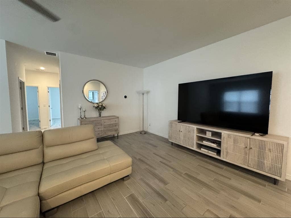 Looking for roommates.