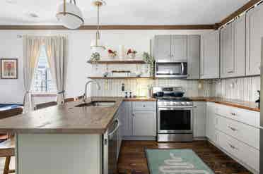 Lease Takeover—Downtown Charleston