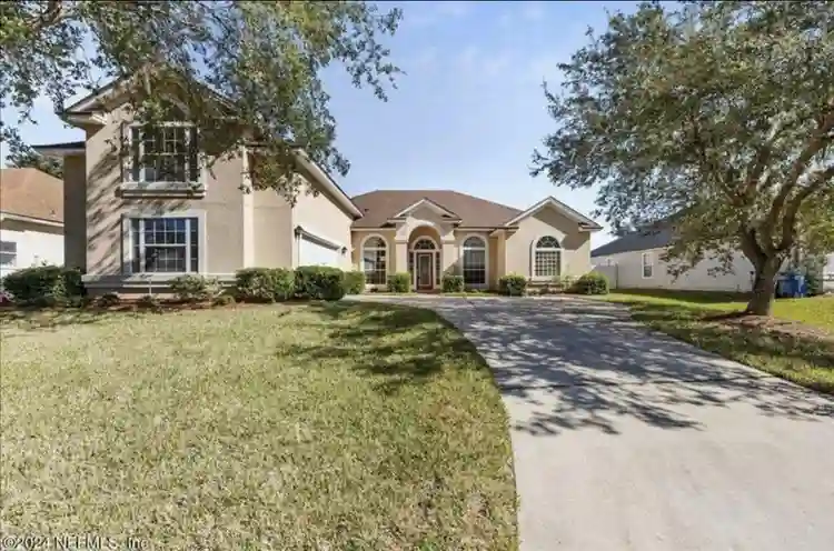 $
ROOM
UTILITIES INCLUDED