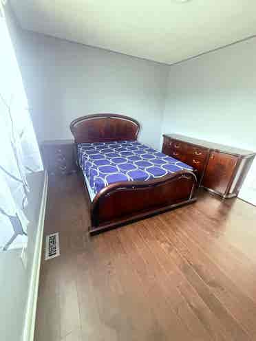 Room for rent with parking.