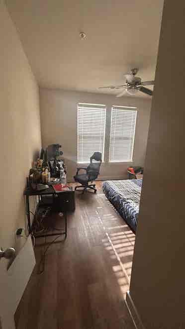 Roommate Wanted! Pri bed&bath