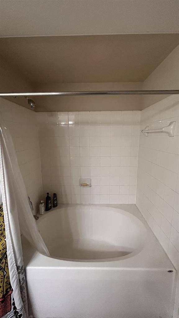 Roommate Wanted! Pri bed&bath