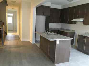 Townhouse-Min drive t UofGuelph