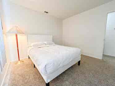 FURNISHED private room