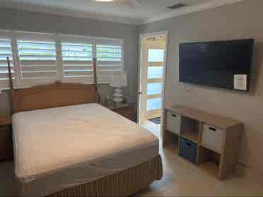 Room for Rent Modern Waterfront hom