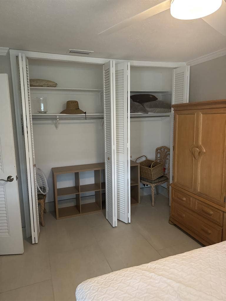 Room for Rent Modern Waterfront hom