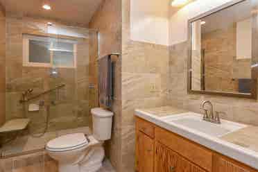 Looking for roommate