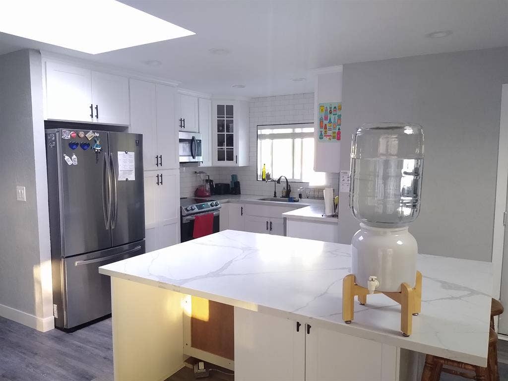 Looking for roommate