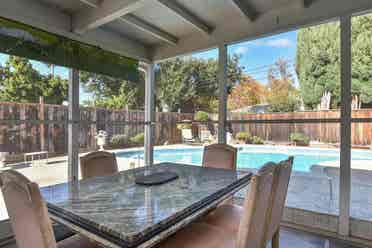 Looking for roommate