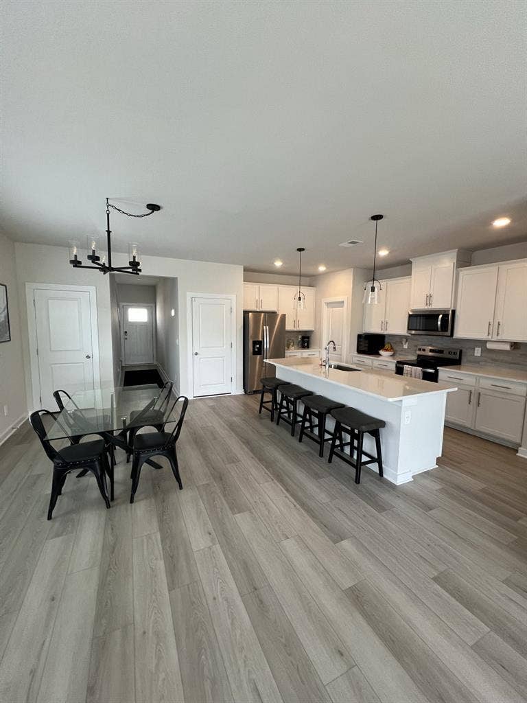 Looking for roommates - $/month